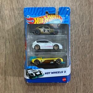 2022 Hot Wheels 3 Car Pack mattel Electro Silhouette , VW beetle & Subaru WRX